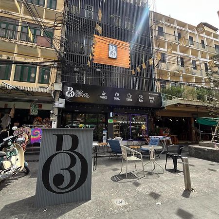 Bud Brew Beyond Dispensary And Hotel Bangkok Exterior foto