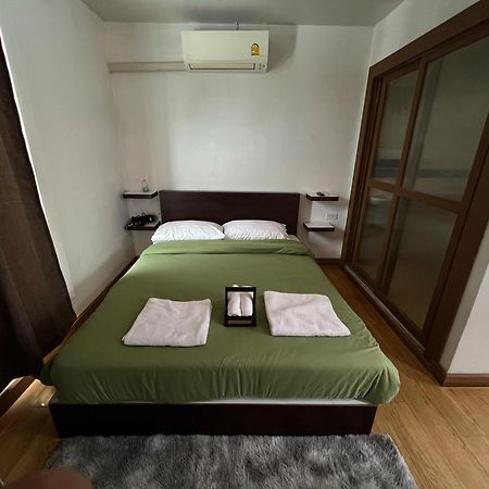 Bud Brew Beyond Dispensary And Hotel Bangkok Exterior foto
